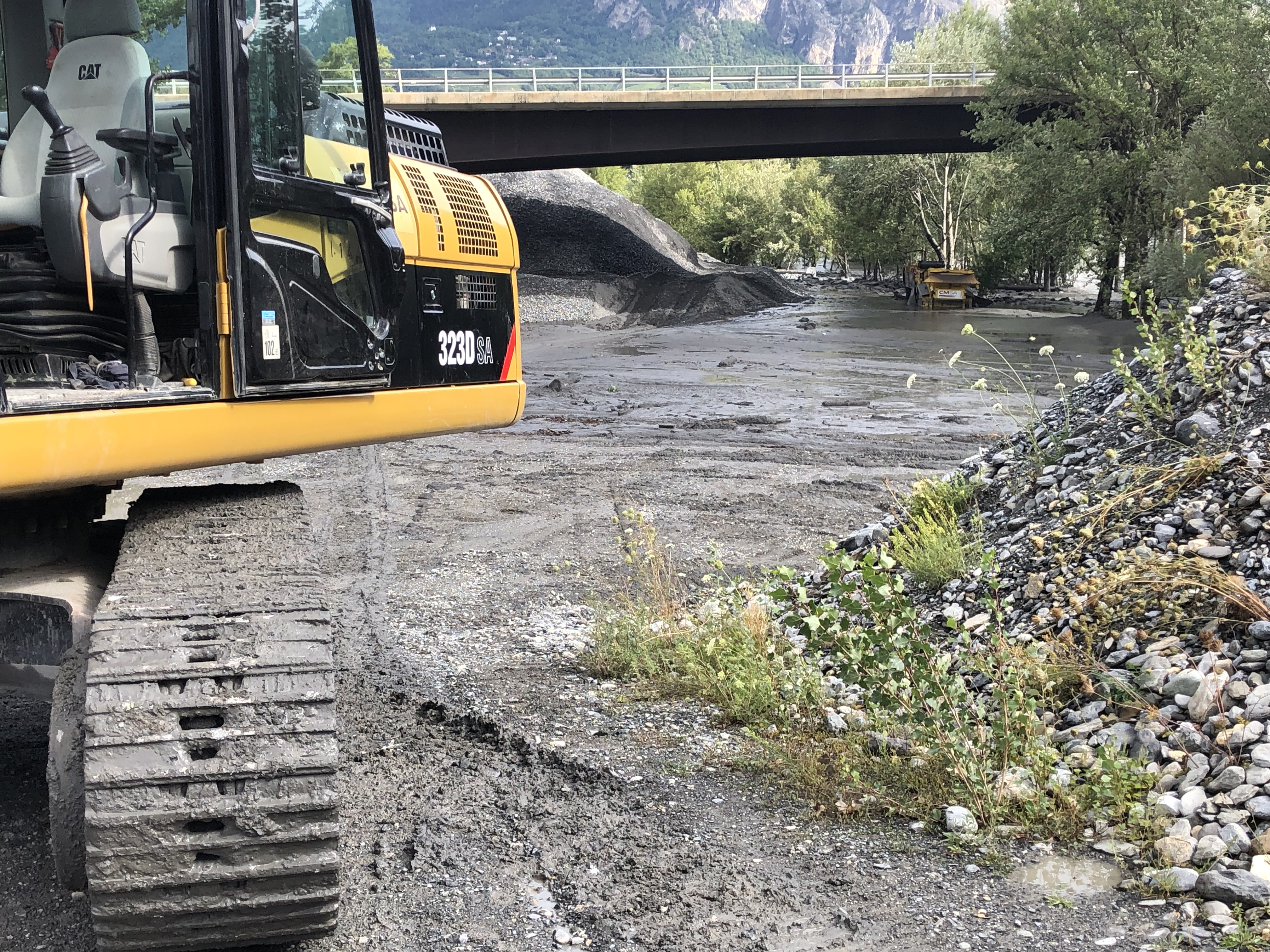 Intempéries en Valais: les secouristes sont toujours à la recherche de deux personnes à Chamoson
